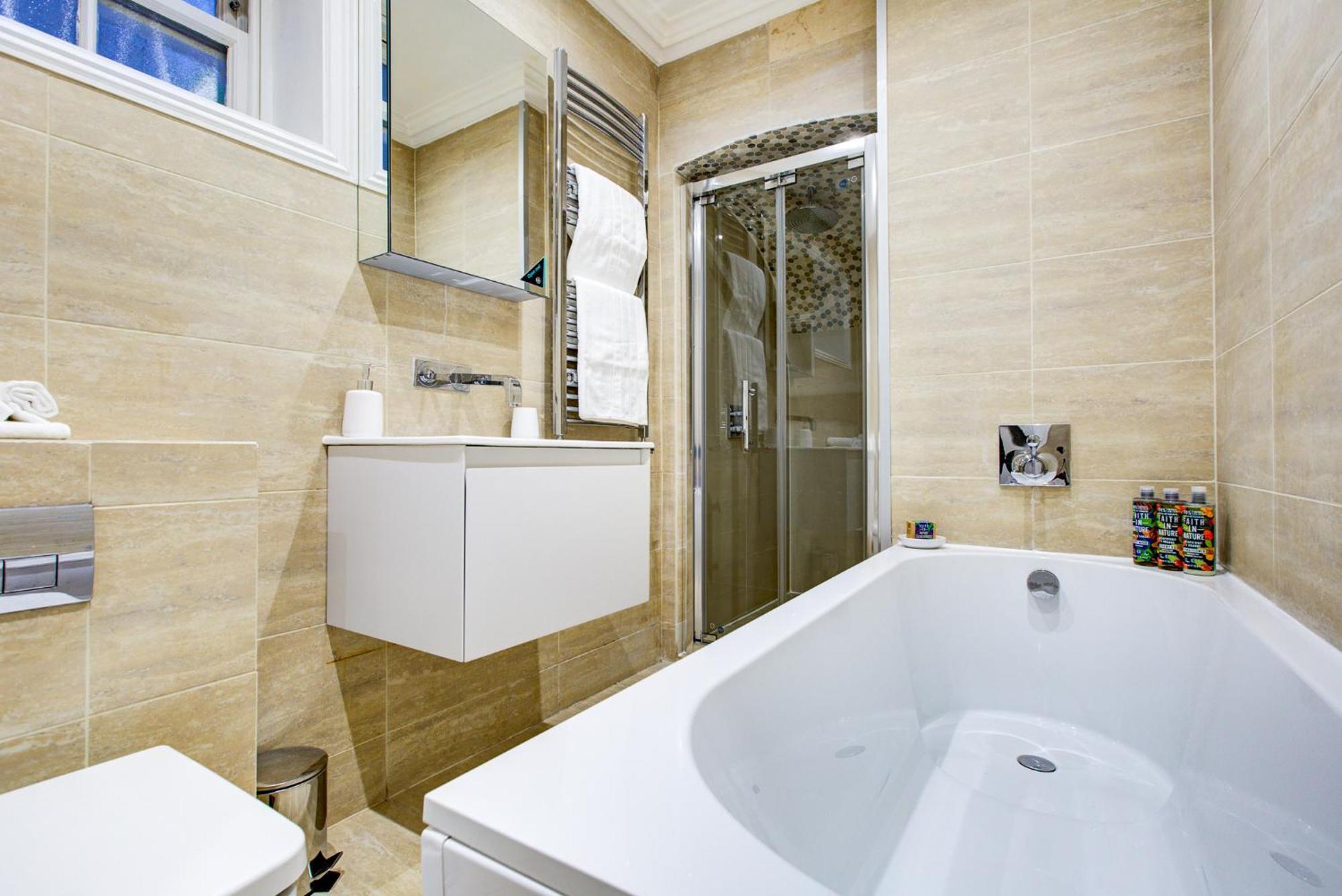 Apartment Hybrid Resi - London, Battersea Near Power Station *