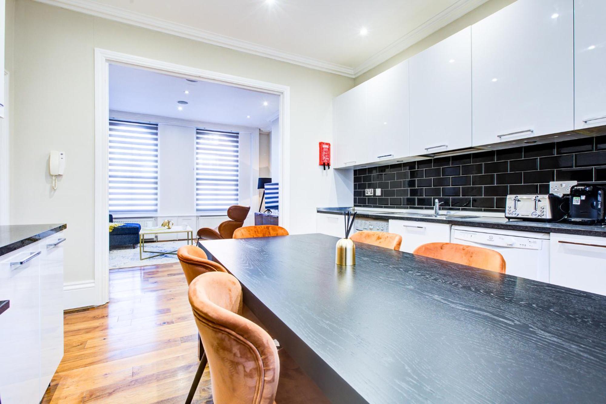 Apartment Hybrid Resi - London, Battersea Near Power Station *