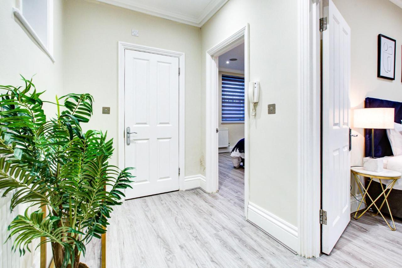 Hybrid Resi - London, Battersea Near Power Station Apartment *