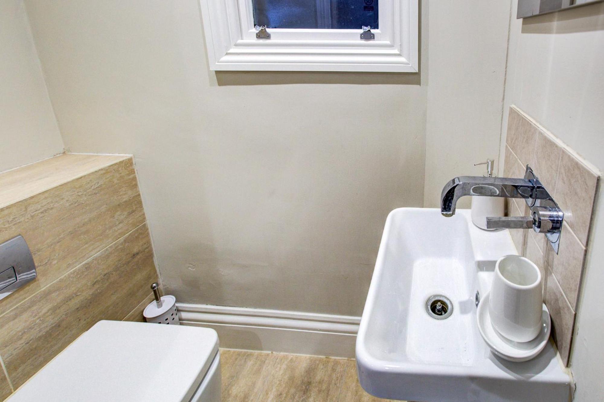 Apartment Hybrid Resi - London, Battersea Near Power Station *