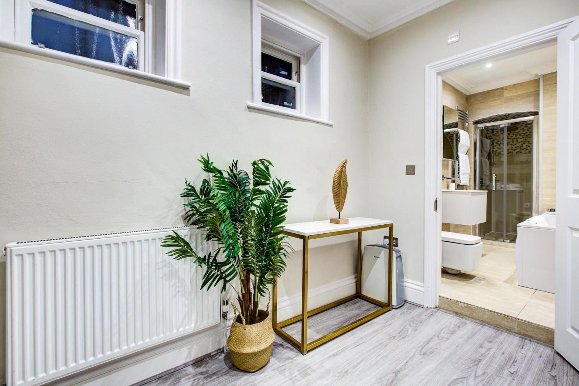 Apartment Hybrid Resi - London, Battersea Near Power Station *